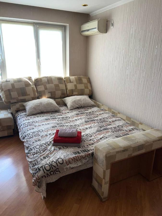 Двокімнатна Квартира На Архипенко Kijev Kültér fotó